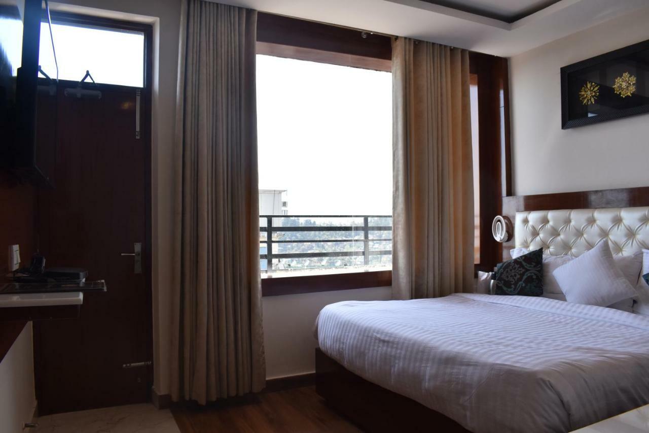 Hotel Black Magic Дармсала Экстерьер фото
